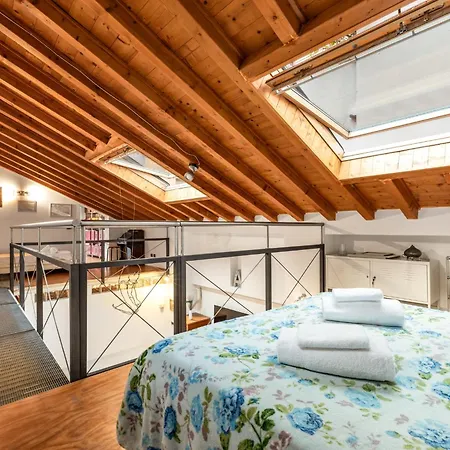 A Loft - Metro Centro- 5 Posti Apartmán